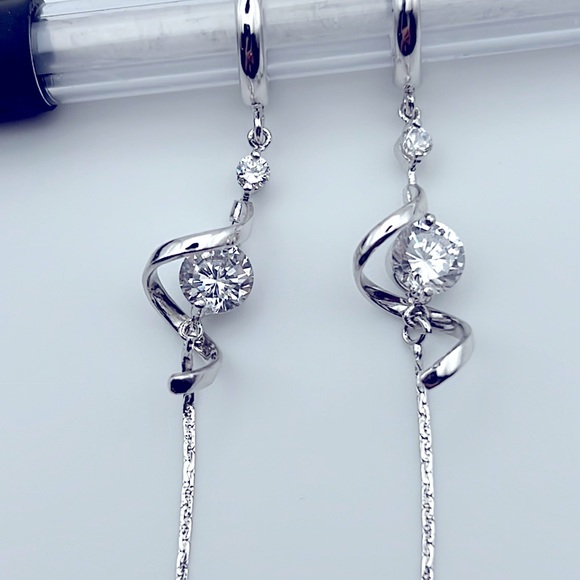 SILVER CUBIC ZIRCONIA DANGLING EARRING - Picture 2 of 5